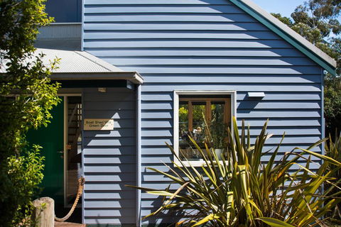 Boatshed Villa Green Door - Australian Directory 1