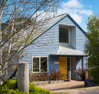 Boatshed Villa Yellow Door - Australian Directory