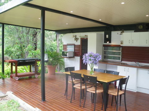BoBRENE On Tamborine Nude Retreat - Cosy Chalet - Australian Directory 2