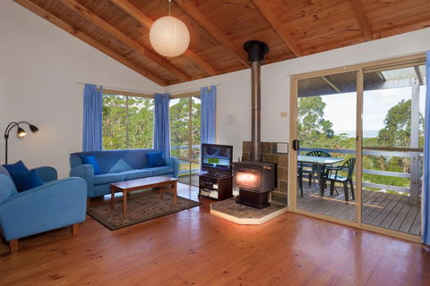 Bombina Cottages - Australian Directory 0