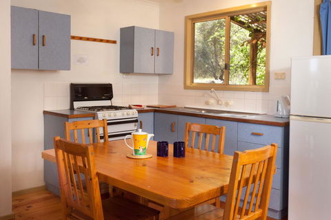 Bombina Cottages - Australian Directory 2