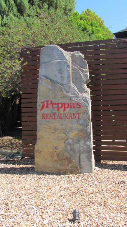 Bristol Hill Motor Inn & Peppa's Licensed Restaurant - Australian Directory 3
