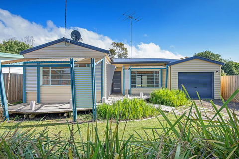 Bruce And Lola's - Australian Directory 0