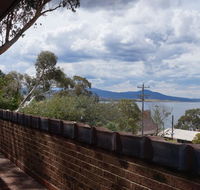 Bundilla 3 - Lake views from the Balcony - Australian Directory