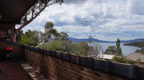Bundilla 3 - Lake Views From The Balcony - Australian Directory 0