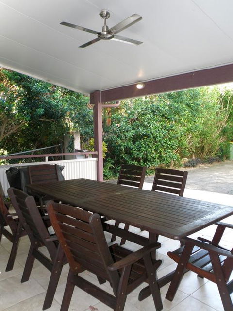 Bunya Seaside - Australian Directory 3