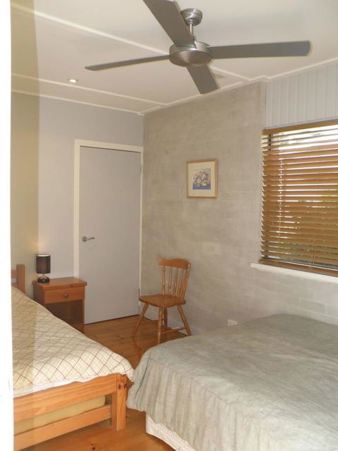 Bunya Seaside - Australian Directory 2