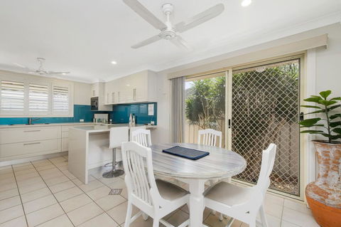 Burkeys, 5 Main Street - Australian Directory 2