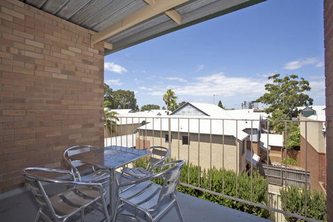 Burswood Lodge Apartments - Australian Directory 1
