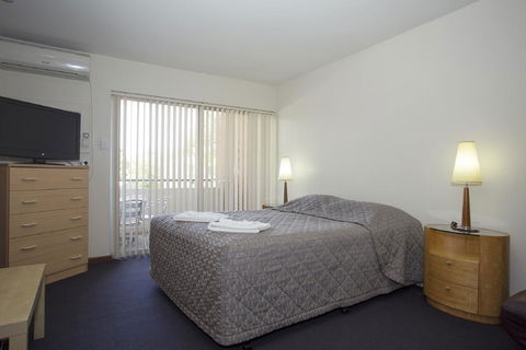 Burswood Lodge Apartments - Australian Directory 3