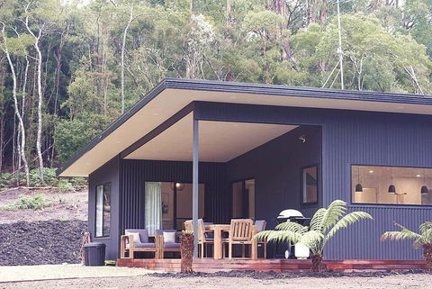Bush & Beach Family Retreat - Australian Directory 1