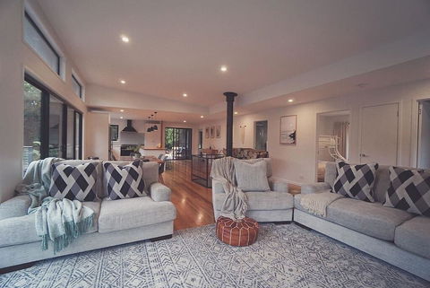 Bush & Beach Family Retreat - Australian Directory 2