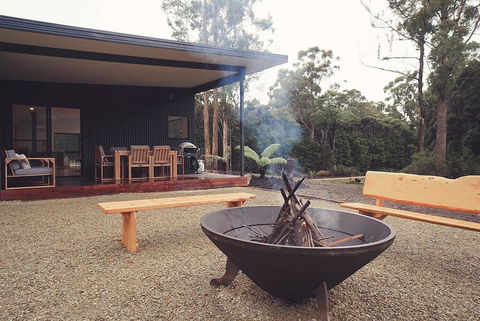 Bush & Beach Family Retreat - Australian Directory 0