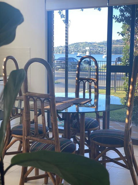 By The Lake - Lake Macquarie - Australian Directory 3