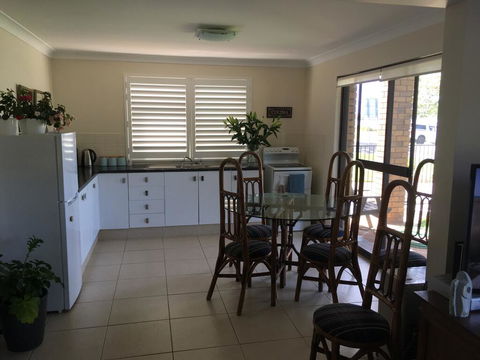 By The Lake - Lake Macquarie - Australian Directory 2