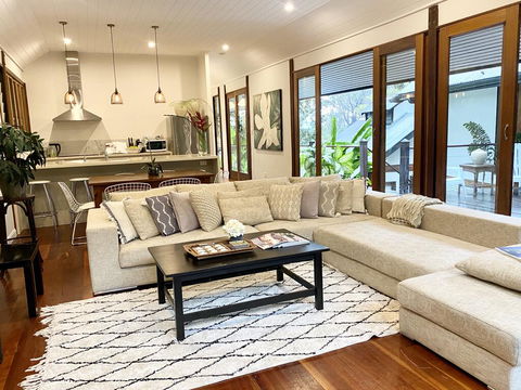 Byron By The Sea - Australian Directory 1
