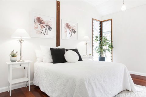 Byron By The Sea - Australian Directory 3
