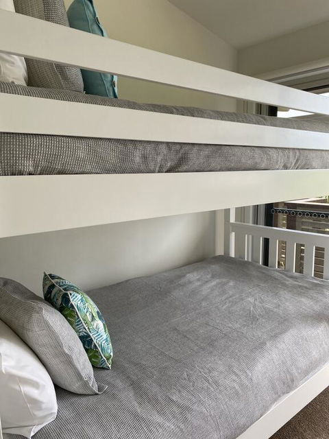 Byron Moon Large House & Half Moon Cottage - Australian Directory 1