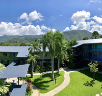 Cairns Adventure Lodge - Cook your own meals in your private Kitchen includes Dishwasher Washing Machine - Australian Directory