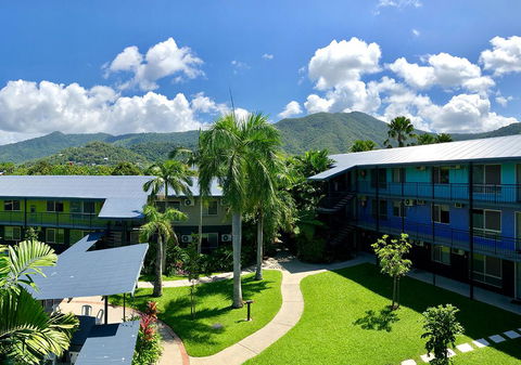 Cairns Adventure Lodge - Includes All Meals Served In The Dining Hall - Australian Directory 0