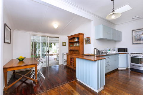 Camellia Cottage - PET FRIENDLY - Kwinana - Australian Directory 3