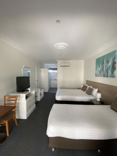 Campaspe Lodge - Australian Directory 1