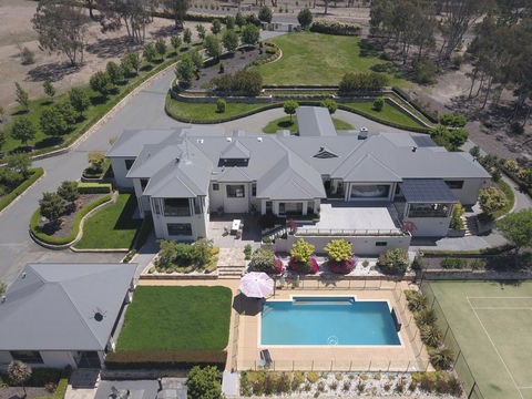 Canberra Luxury Estate - Australian Directory 0
