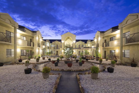 Canberra Parklands Central Apartment Hotel - Australian Directory 1