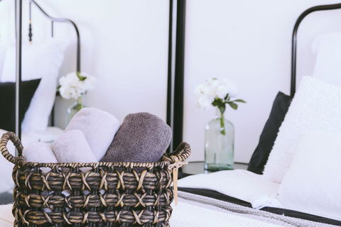 Capitol Executive Apartment On London Circuit - Australian Directory 1