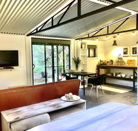 Capri Beach - Couples Retreat - Australian Directory