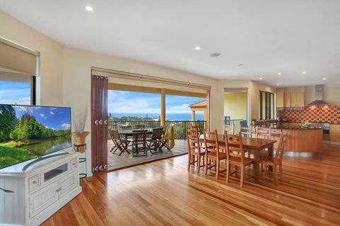 Captain's Retreat - Australian Directory 0