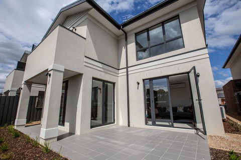Captivating Large 4BR@Narre Warren - Australian Directory 2