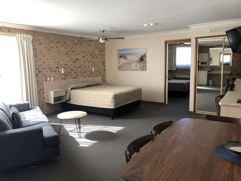 Cardiff Motor Inn - Australian Directory 2
