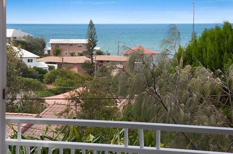 Carolyn's Beach House - Australian Directory 1