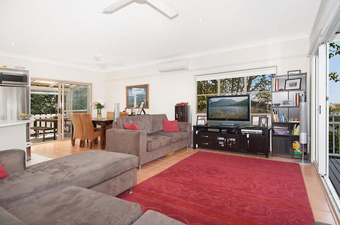 Carolyn's Beach House - Australian Directory 3