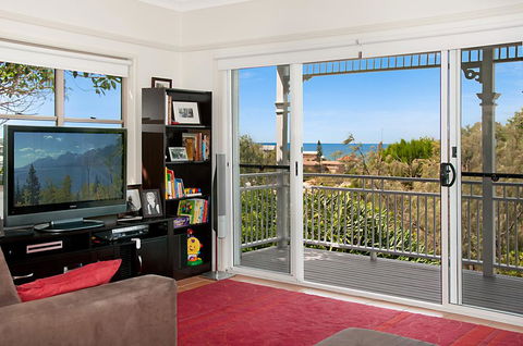 Carolyn's Beach House - Australian Directory 2