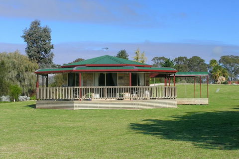 Carolynnes Cottages - Australian Directory 0