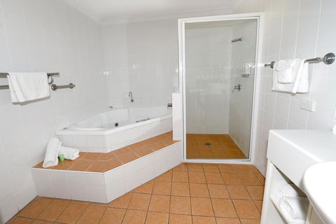 Carriers Arms Hotel Motel - Australian Directory 1