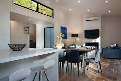 Casa Lagrima - Australian Directory 2