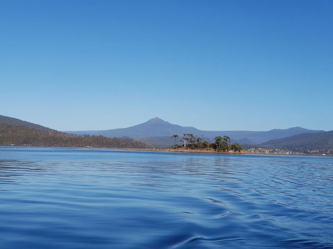 Castaway Cottage - Australian Directory 1