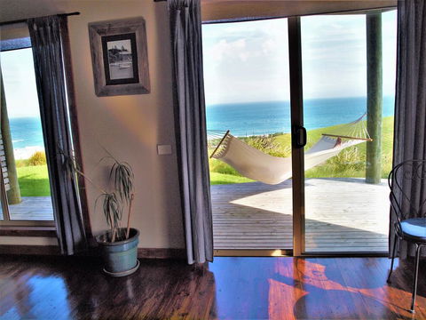 Castaways Apollo Bay - Australian Directory 1