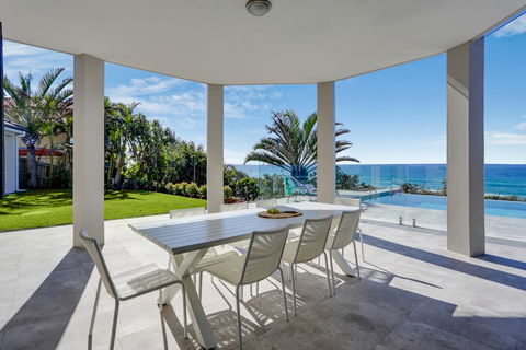 Castaways Beach Escape - Australian Directory 0