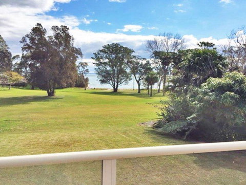 Castaways' 36 Cromarty Road - Beachfront House - Australian Directory 2