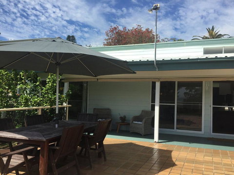 Castaways' 36 Cromarty Road - Beachfront House - Australian Directory 1