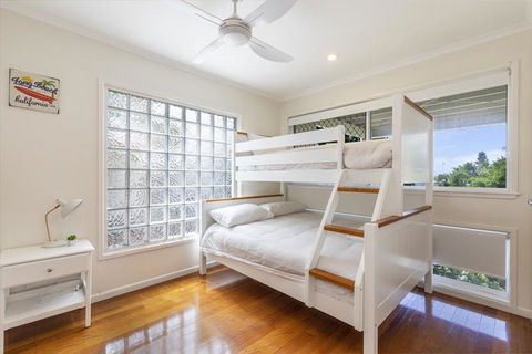 Casual Hamptons Living, Sunshine Beach - Australian Directory 1
