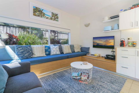 Casuarina Beach Haven - Pandanus 6 - Australian Directory 1
