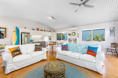 CASUARINA BEACH SHACKS 10 - Australian Directory 0