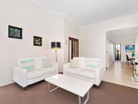 Casuarina Escape - Australian Directory 2