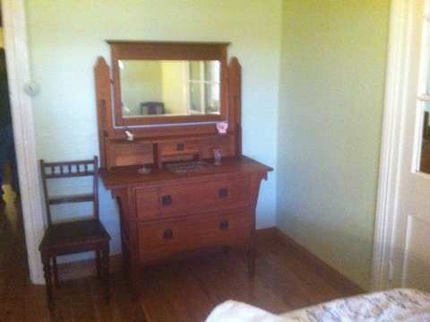 Catania Cottage & Farmhouse - Australian Directory 1