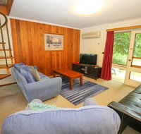 Cedar Holiday Units - Apartment 2 - Australian Directory